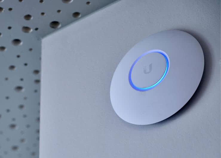 Access point w projektach IoT – jak zapewnić stabilną komunikację urządzeń?