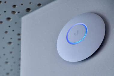 Access point w projektach IoT – jak zapewnić stabilną komunikację urządzeń?