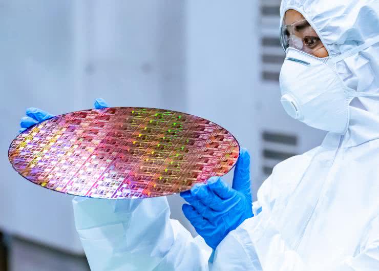 Przełączniki PCIe 6.0 w technologii 3 nm ograniczają pobór mocy w centrach danych